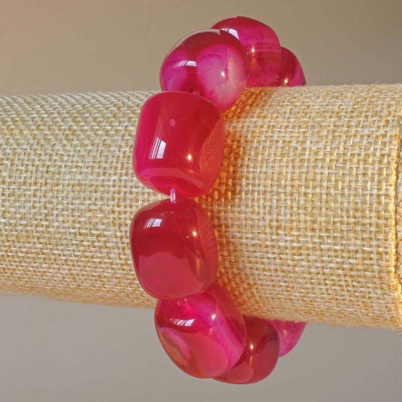 Armband aus Himbeer-Achat, Naturstein-Stäbchen, Durchmesser ca. 15×19 mm, Länge ca. 18 cm (Stretchband)
