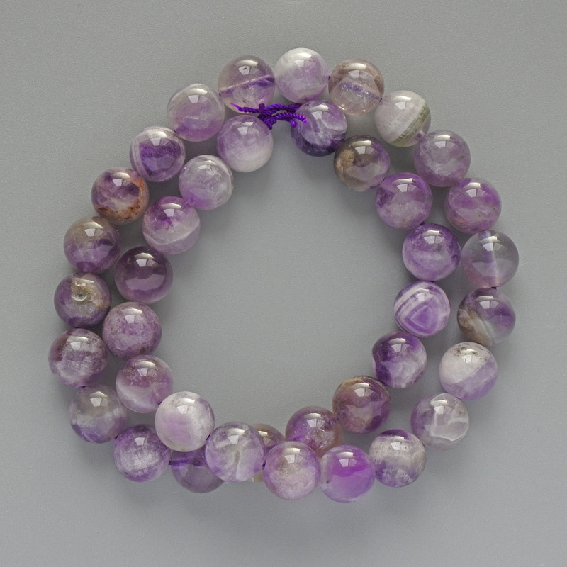 Amethyst-Perlen aus Naturstein, glatte Kugeln, Durchmesser 10,5 mm, Länge ca. 38 cm, auf Schnur