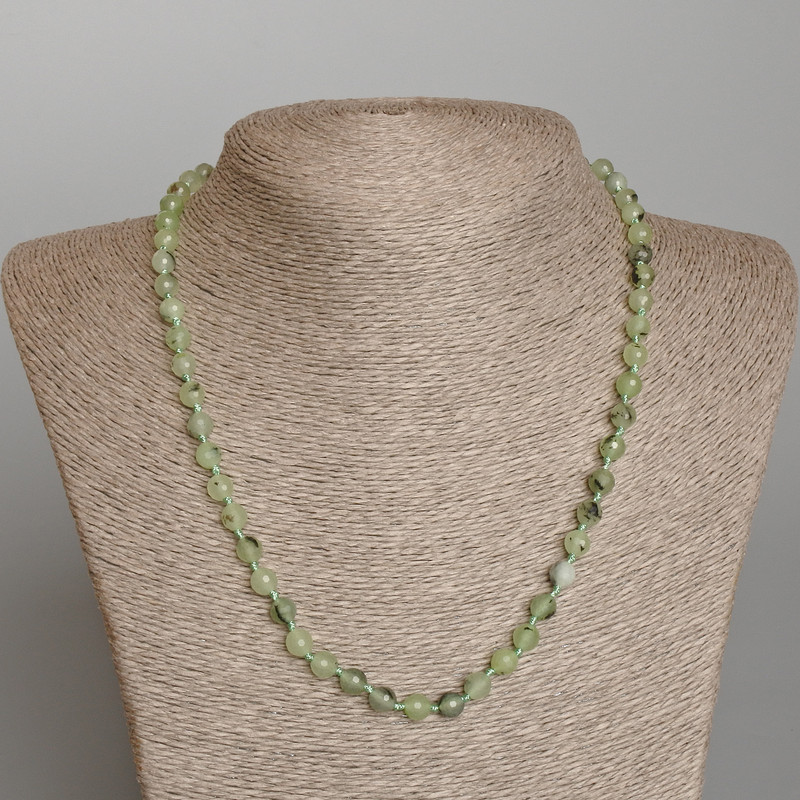Kette aus Prehnit Naturstein, facettierte Kugeln, Durchmesser ca. 6 mm, Länge 50 cm