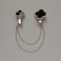 Brosche für Cardigans – Kleeblatt, schwarzer Kunststoff, silberfarbenes Metall, 22 × 26 mm, 18 × 27 mm, Kette 10 cm