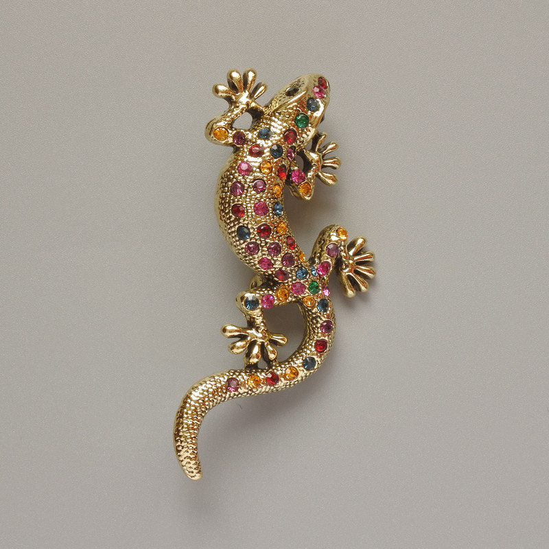 Brosche Eidechse, bunte Strasssteine, goldfarbenes Metall, 29 × 63 mm