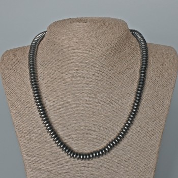 Halskette aus glatten Hämatit-Rondellen, Durchmesser ca. 8 × 3 mm, Länge 48 cm