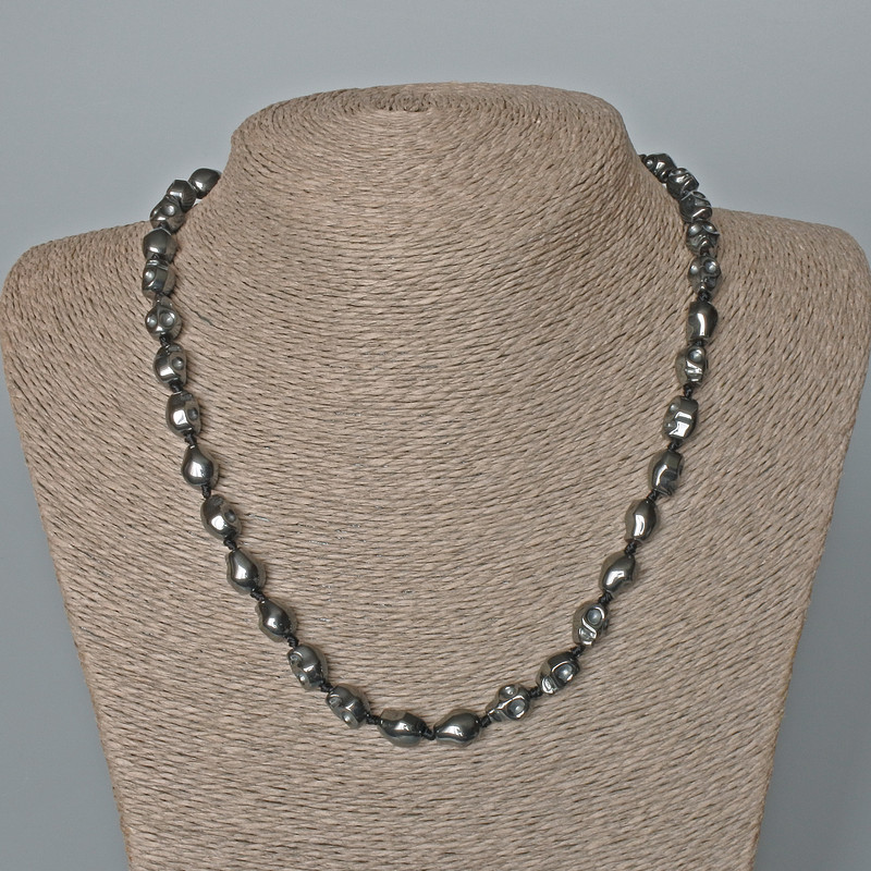 Hämatitkette mit Schädeln, Maße 8×10×7 mm, 5 mm ±, Länge 48 cm ±