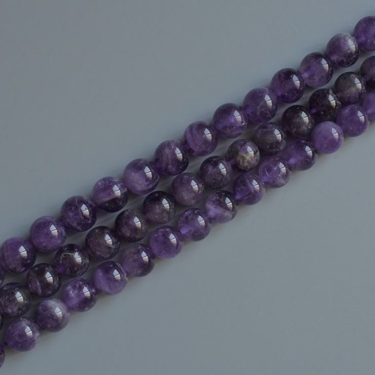 Amethyst-Perlen aus Naturstein, glatte Kugeln, Durchmesser 10 mm, Länge ca. 39 cm, auf Faden