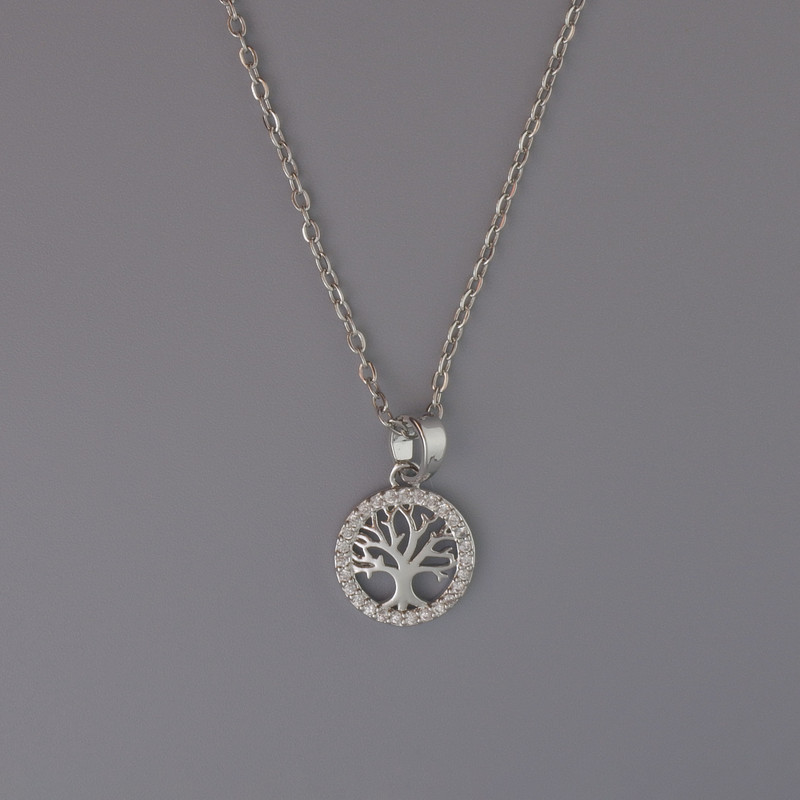 Anhänger «Baum» an Kette aus silberfarbenem Metall, Durchmesser 11 mm, Dicke ca. 1 mm + -, Länge 40–45 cm +
