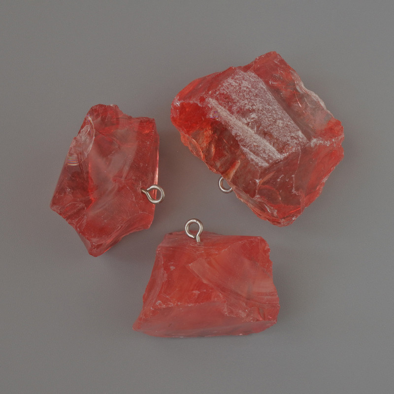 Anhänger aus rohem Chalzedon, Durchmesser ca. 20 x 29 mm bis ca. 27 x 34 mm, assortiert