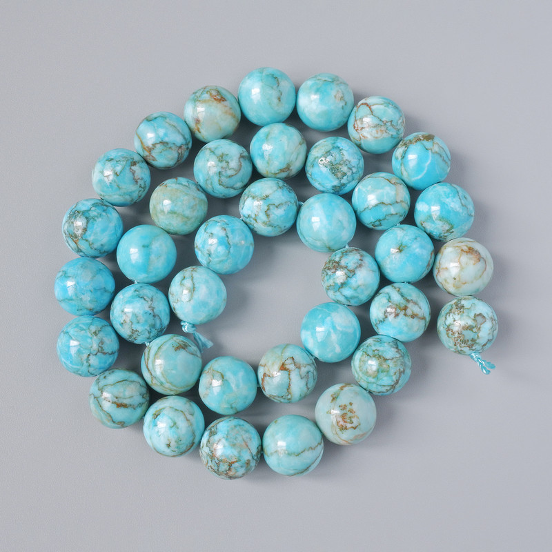 Perlen aus himmelblauer Jaspis (synthetisch) glatte Kugeln, Durchmesser 10,5 mm, Länge ca. 39 cm, auf der Schnur