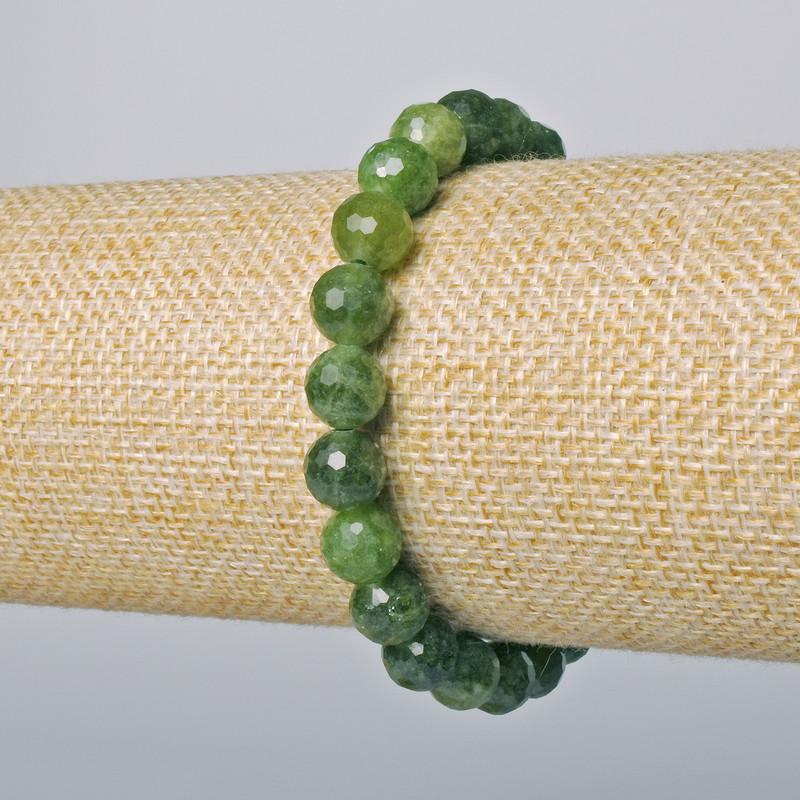Armband aus Jadeit, Naturstein, facettierte Kugeln, Durchmesser ca. 8 mm, Länge ca. 18 cm (Stretch)