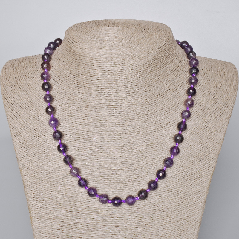 Halskette aus Amethyst, natürlicher Stein, facettierte Kugel, Durchmesser ca. 8 mm, Länge 46–49 cm