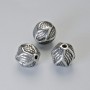 Silberfarbene Einlageperle, Durchmesser ca. 9,5 × 9 mm, Lochdurchmesser 1,7 mm, 1 Stück