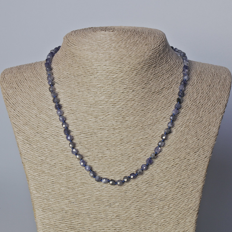 Halskette aus Iolith, natürlicher Stein, facettierte Würfel, Durchmesser 4–5 mm, Länge 45–49 cm