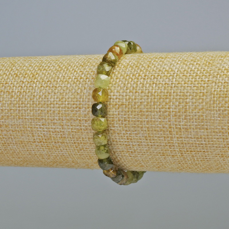 Armband aus Grossular (grüner Granat) 6 mm