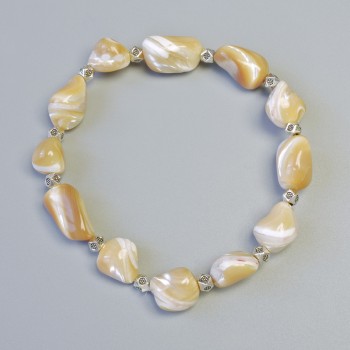 Armband aus beigem Perlmutt, facettierte Perlen, Durchmesser 10×13 mm ± (Elastisch), Länge 18 cm ± mit Metall-Einsätzen