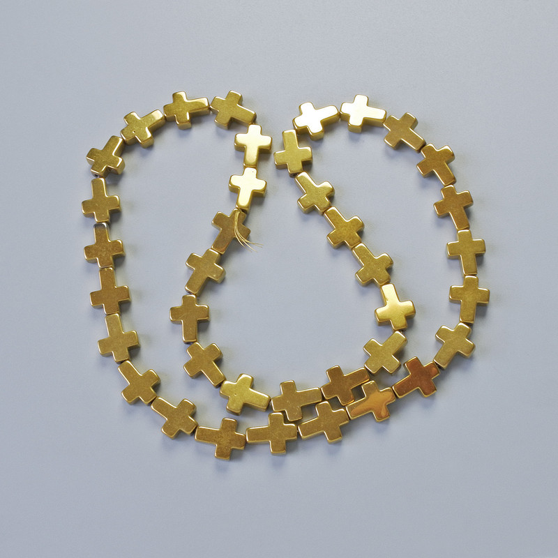 Hämatit-Perlen Kreuz goldfarben, Durchmesser 8,5×10,5 mm ±, Länge ca. 40 cm – auf Faden