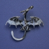 Drachen-Brosche/Anhänger, grau-weiße Emaille, rote Strasssteine, silberfarbiger Metall, 48×45 mm+
