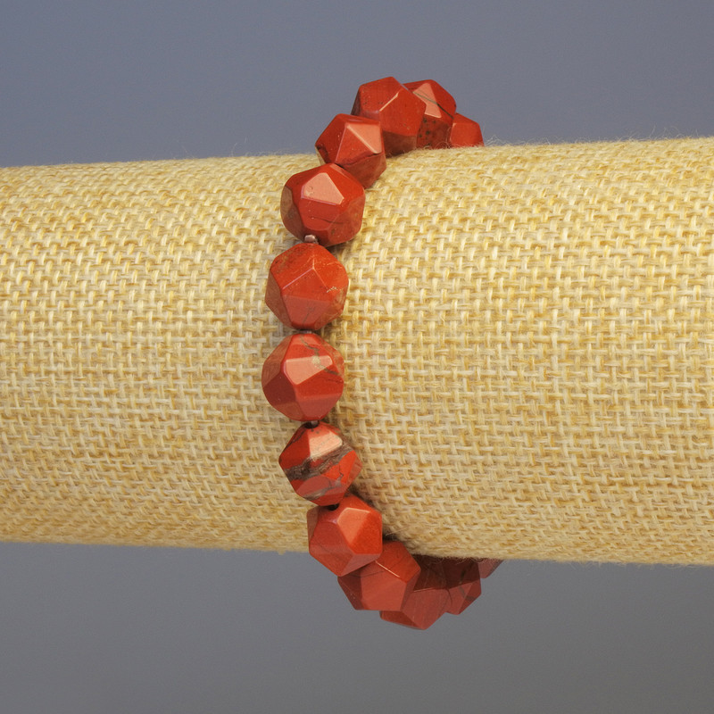 Armband aus rotem Jaspis, natürlicher Stein, facettierte Perlen 8x8 mm, Länge ca. 18 cm, Stretch