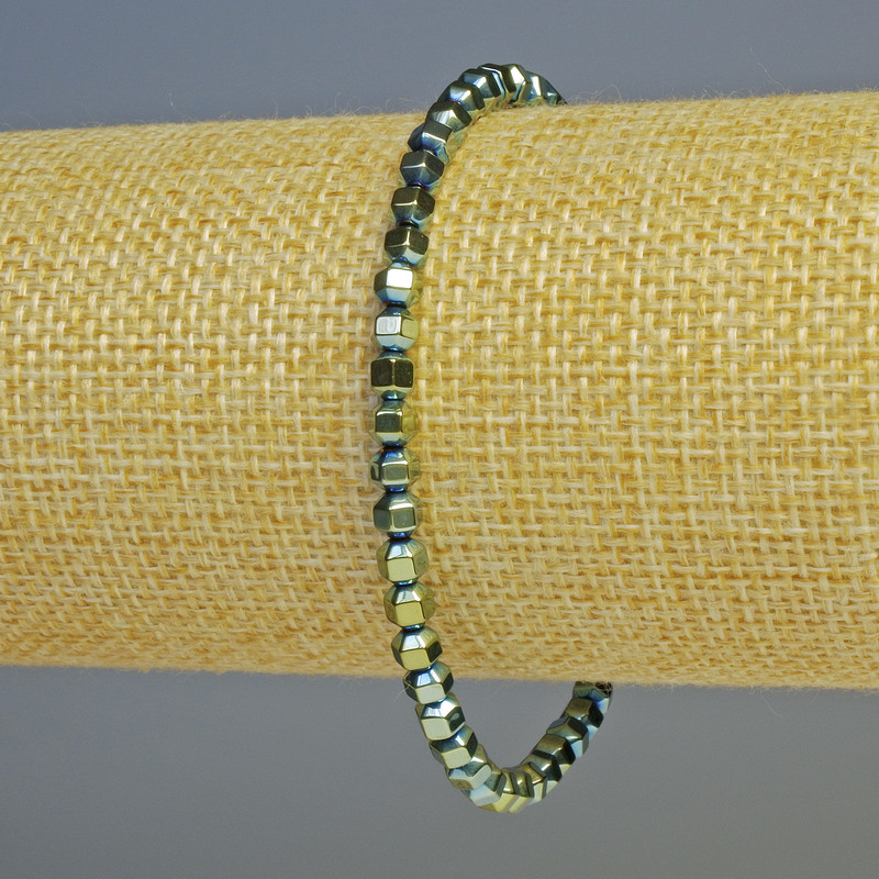 Hämatit-Armband, kleine sechseckige Perlen, Farbe Grün-Chamäleon, Durchmesser 4×4 mm, Länge 18 cm ±, Stretch