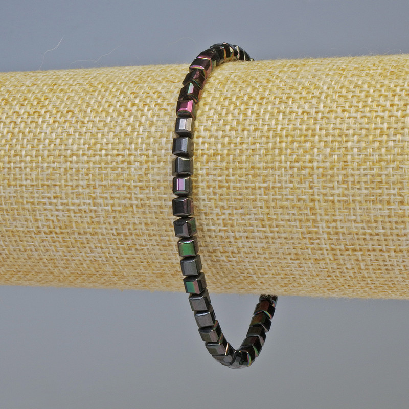 Armband Hämatit-Würfel, Farbe Schwarz mit Benzin-Schimmer, Durchmesser 4×4 mm, Länge ca. 18 cm, Stretch