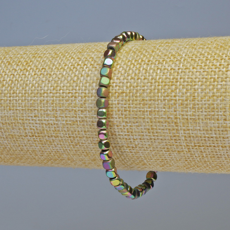 Hämatit-Würfelarmband, Regenbogenfarben, matt und glänzend, Durchmesser 4×4 mm, Länge ca. 18 cm, Elastikband