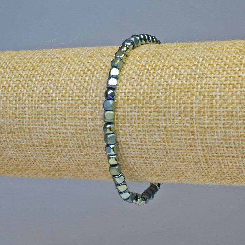 Hämatit-Armband Würfel Grün-Chamäleon, matt und glänzend, Würfel 4×4 mm, Länge ca. 18 cm, Stretcharmband