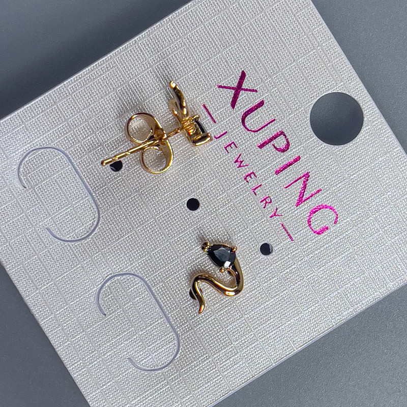 Ohrstecker Kugel Xuping mit schwarzem Stein 9×8 mm ± Vergoldung 18K