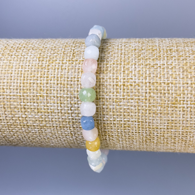 Armband aus Morganit, facettierte Würfel, Ø ca. 6 mm, Länge ca. 18 cm, Stretcharmband
