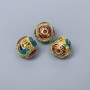 Cloisonsperle Türkis-Rot-Blau Emaille, Durchmesser ca. 10 mm, Lochdurchmesser ca. 1,8 mm, goldfarbener Metallton, 1 Stück