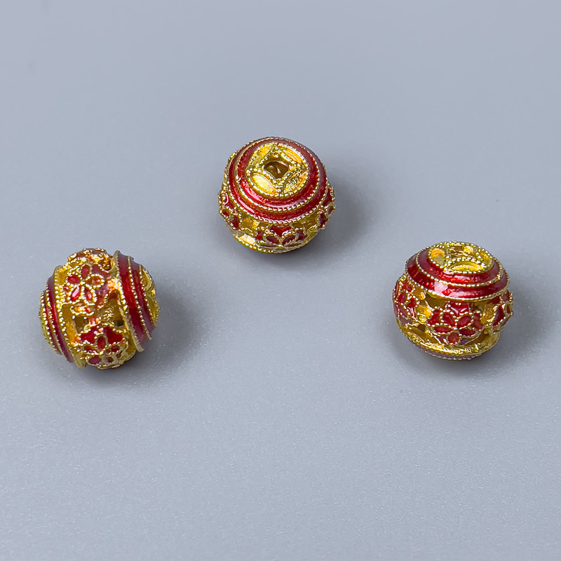 Cloisonsperle mit roter Emaille, Durchmesser ca. 10 mm, Lochdurchmesser 1,8 mm, goldfarbener Metallton, 1 Stück