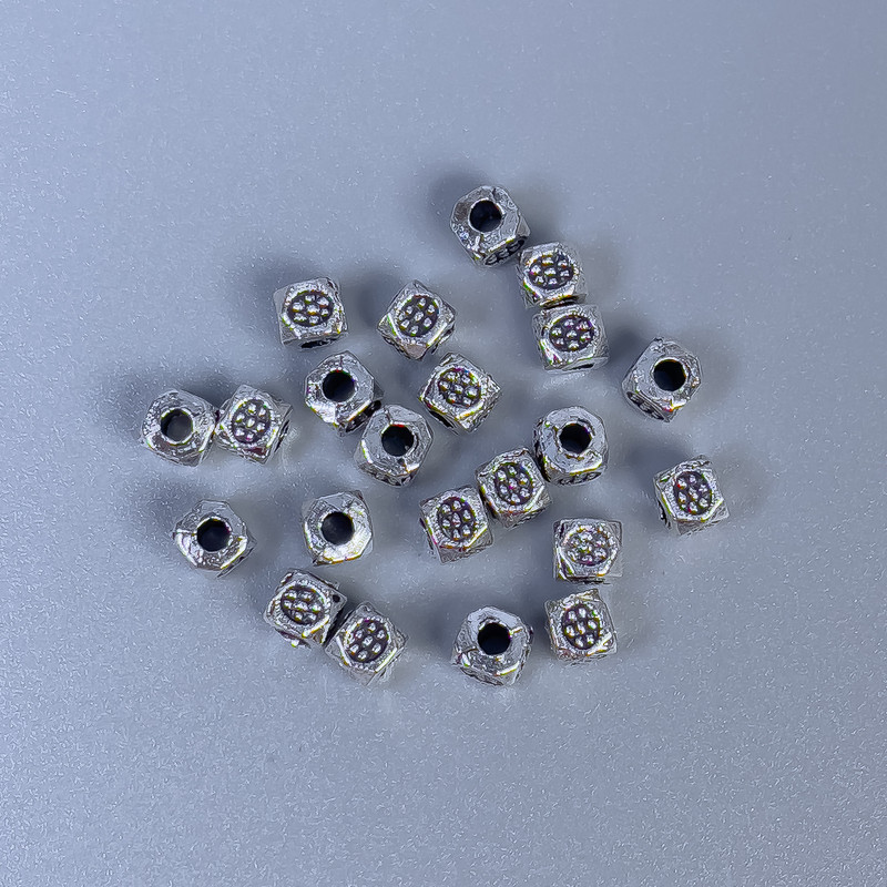 Silberfarbene Einlagenperle aus Metall, Durchmesser 3×3 mm, Lochdurchmesser 1 mm, Verpackung ca. 20 g (~150 Stück)