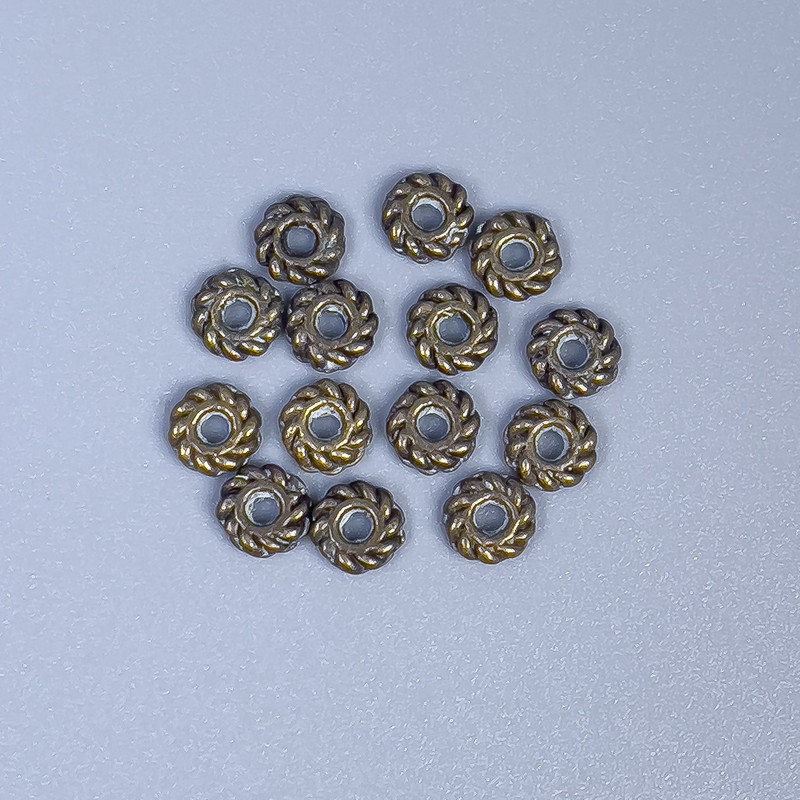 Bronzene Einlagenperle – Farbe Bronze, Durchmesser 4×1 mm, Lochdurchmesser ca. 1 mm, Verpackung 22 Stück