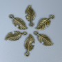 Bronzefarbener Blatt-Anhänger, Maße 23×10×1 mm ± Loch Ø ca. 2 mm ± Verpackung 20 g (~26 Stück)