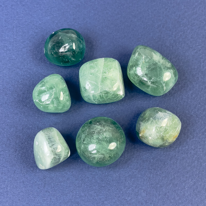Souvenir-Naturstein Fluorit Trommelstein ~ Größe 16–20 mm (+-) ~ Gewicht 10–15 g (+-) /Stück (Preis pro 100 g)