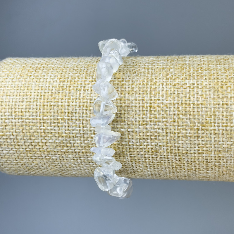 Armband Kristall und Opalit (synthetischer Mondstein), Kieselstücke, Durchmesser 6–8 mm, Länge ca. 18 cm, elastisches Armband