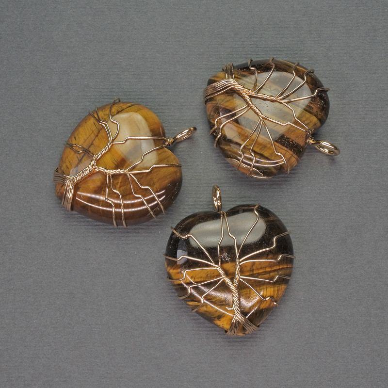 Anhänger Herz aus Tigerauge im goldenen Geflecht, Durchmesser 30×30 mm, Länge 37 mm ±
