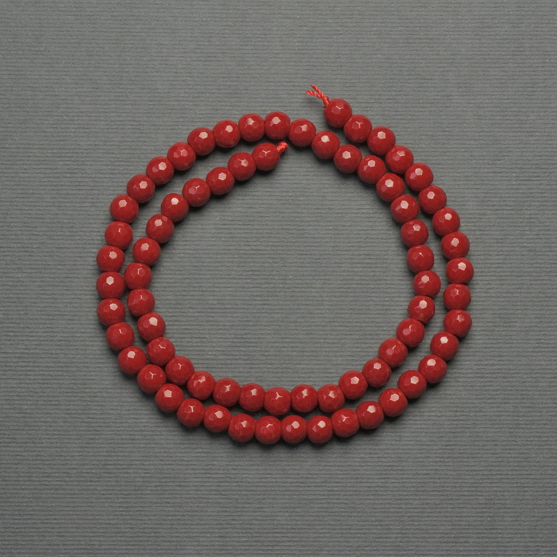Korallenperlen auf Schnur (gepresst) facettierte Kugeln, Durchmesser 6 mm, Länge ca. 39 cm ±