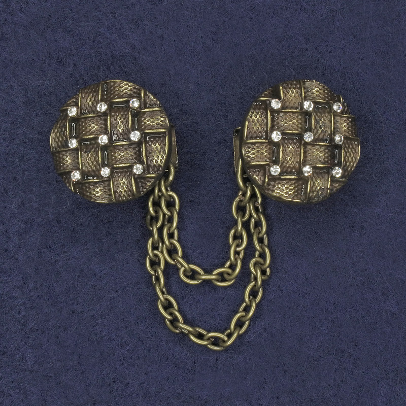 Brosche für Cardigans – bronzenfarbene Ausführung, weiße Strasssteine, Metall, Durchmesser ca. 20 mm, Kette, Länge ca. 9 cm+