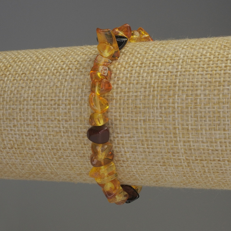Armband Bernsteinstückchen 6–9×4–5 mm, Länge ca. 18 cm, Stretch-Armband