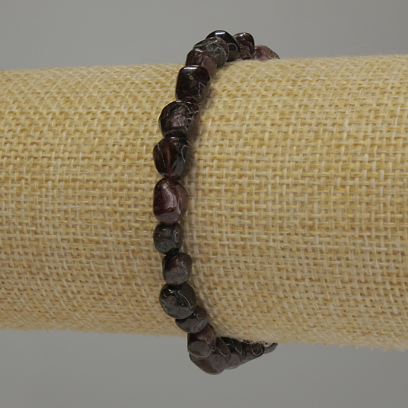 Granat-Armband, Trommelschliff, Durchmesser ca. 6–8×6–7 mm, Länge 18 cm, Stretcharmband