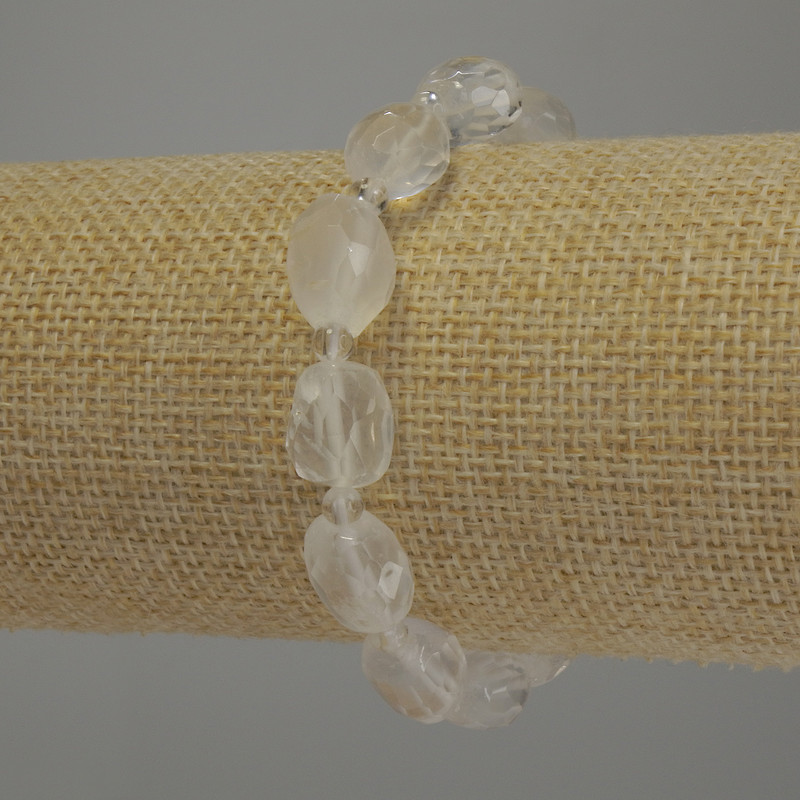Armband aus Bergkristall, getrommelte Steine 12×10 mm, Kugeln 4 mm, Länge 18 cm Stretch