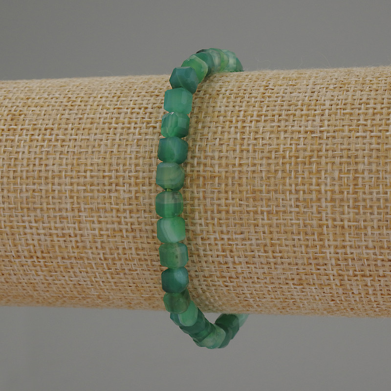 Armband aus facettiertem Achat, Würfel 5 mm, Länge 18 cm Stretch