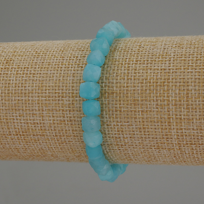 Armband Aquamarin, facettierte Würfel, Durchmesser 6 mm, Länge 18 cm, Stretch