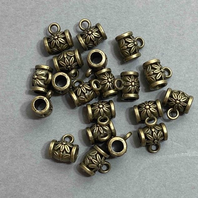 Bronzefarbener Bail – Metall, Maße ca. 9 × 7 × 10 mm ±, Öffnungen Ø 4 mm ±, Ø 2–3 mm ±, Verpackung 20 g (ca. 21 Stück)