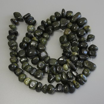 Serpentin-Perlen, gepresst und facettiert, 10-15×5-10 mm, ca. 74 cm Länge auf Faden