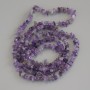 Amethyst-Krümel-Perlen, Durchmesser ca. 4–7×3 mm, Länge ca. 78 cm, auf Faden