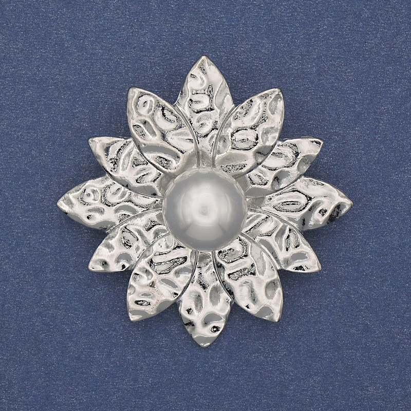 Brosche/Anhänger Blume Perle silberfarbenes Metall 40 mm+