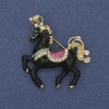 Pferdebrosche mit schwarzer Emaille, weißen Strasssteinen, goldfarbenem Metall 39×40 mm+