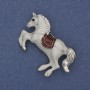 Brosche mit Anhänger Pferd, weiße Emaille, silberfarbenes Metall, 44 × 27 mm+