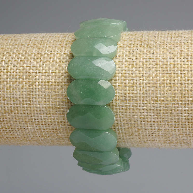 Nephrit-Armband, facettierte abgerundete Glieder, Durchmesser 20 × 10 mm, Länge ca. 18 cm, Stretch-Armband