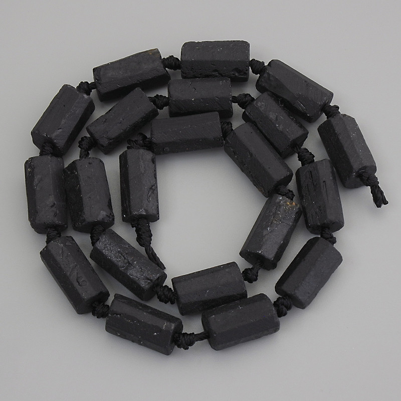 Turmalin Sherl Perlen, rohes Turmalin-Material, Durchmesser 14×8 mm, auf der Schnur, Länge 41 cm