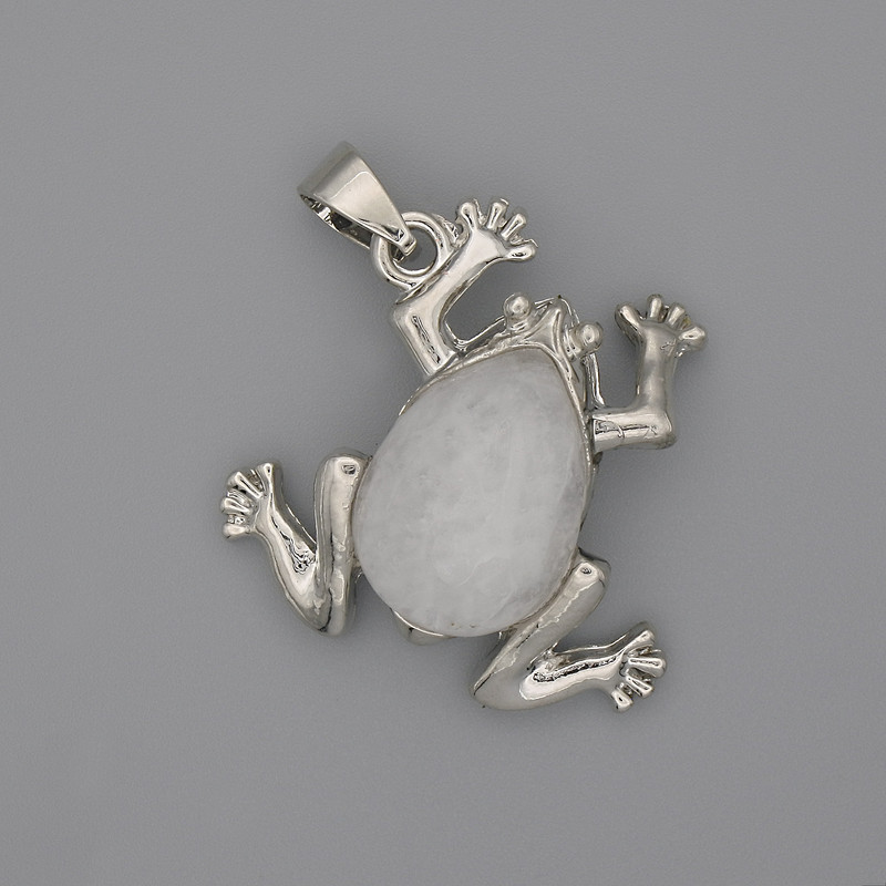 Anhänger Frosch aus Bergkristall 29 × 28 mm ±, Länge ca. 37 mm+